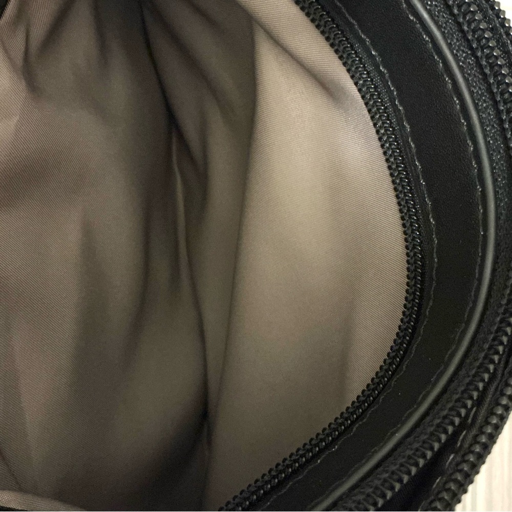 Anne Klein Black and Gray Patterned Woman’s Wristlet - Picture 9 of 10